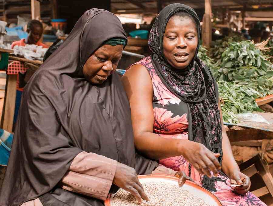medium-shot-women-market_23-2148761609